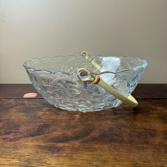 WP&G Fruit Delight CRYSTAL Clear Harvest Gathering Basket Decor Rattan Handle - Picture 1 of 13